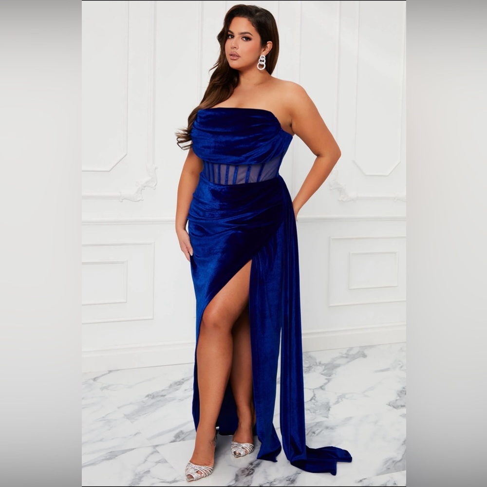 Beautiful Velvet Maxi Dress!